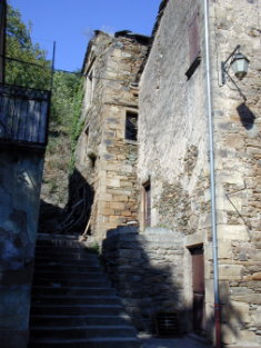 Brousse le Chateau, steps