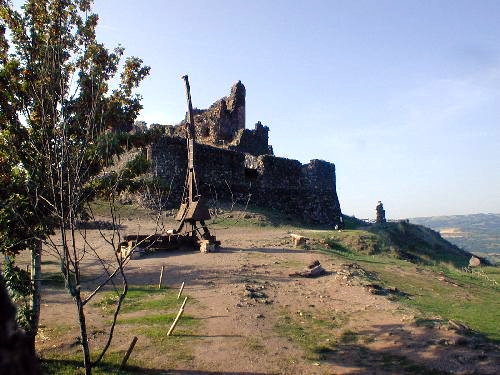 Calmont d'Olt castle ruins