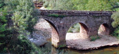 Romain bridge across Dourdou river